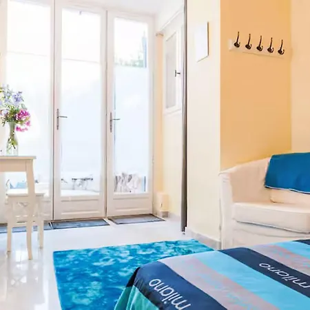 Les Agaves By Interhome Appartement Le Lavandou