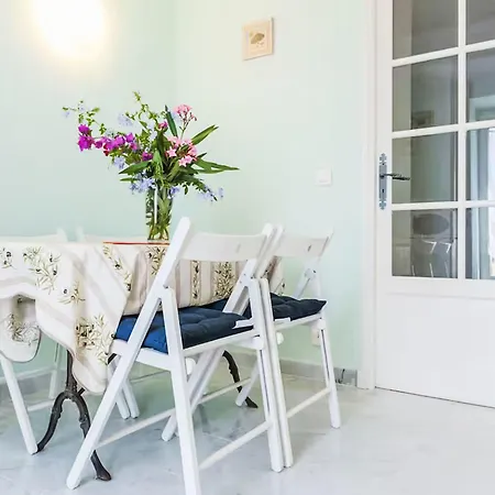 Les Agaves By Interhome Appartement Le Lavandou